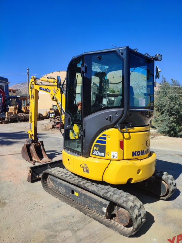 KOMATSU PC30 MR5